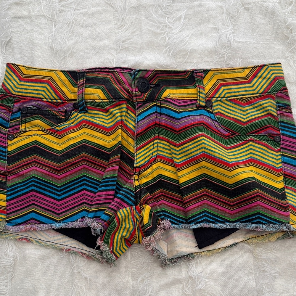 Celebrity Pink Chevron Zig Zag Multicolor Denim Cutoff Shorts Size 5